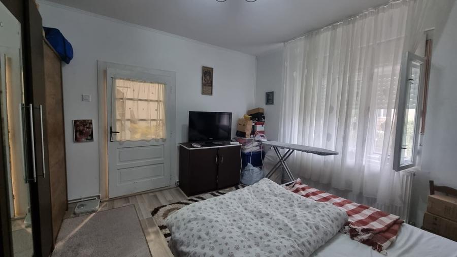 Casă individuală cu 3 camere cu Canalizare în Bercu Roșu