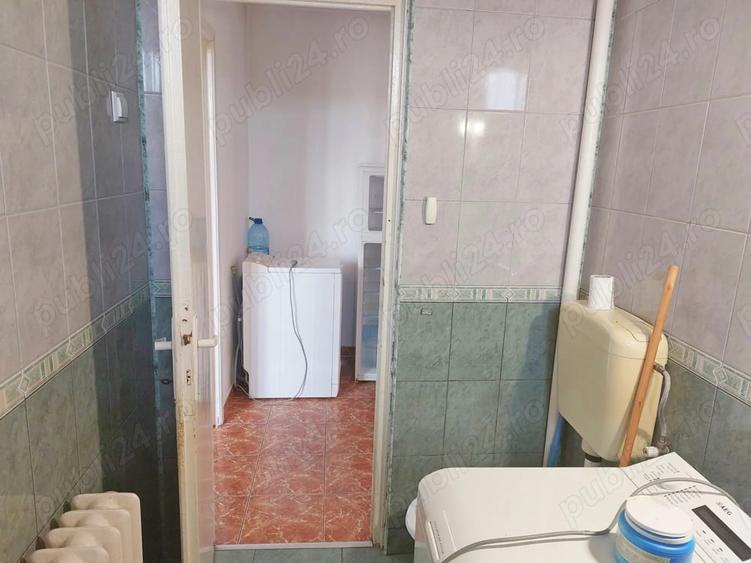 Apartament cu 3 camere semidecomandat în Bălcescu