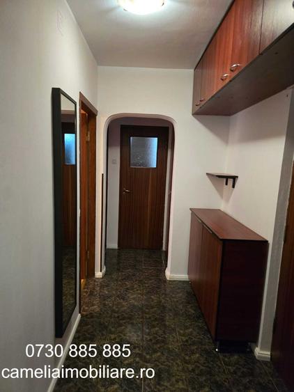 Apartament cu 4 camere semidecomandat în Gorjului