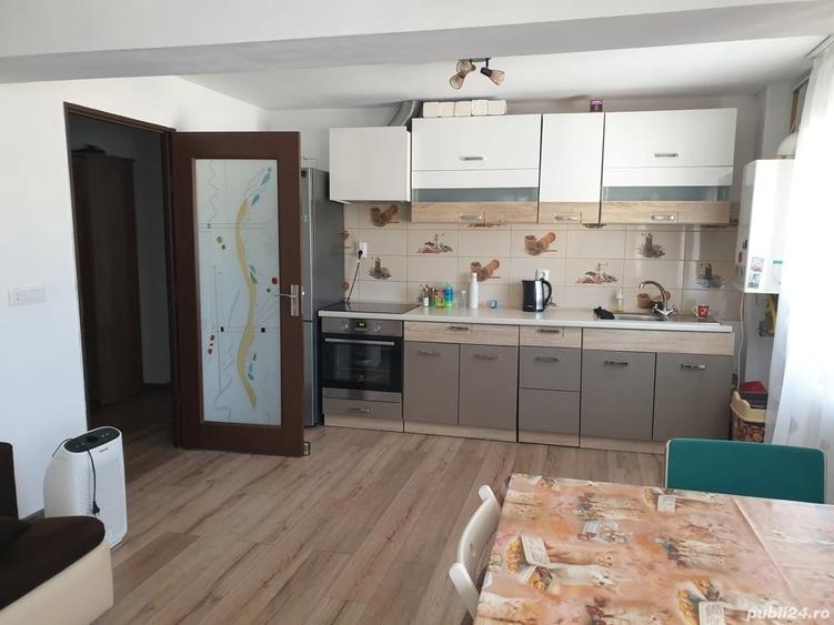 Apartament cu 3 camere decomandat în Bumbești-Jiu