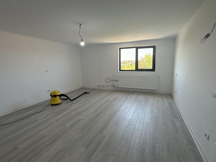 Casă individuală cu 4 camere cu Garaj în Țegheș