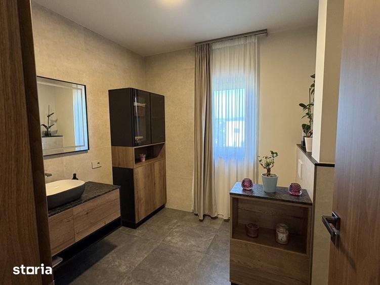 Casă cu 4 camere cu Teren 300 Mp în Iris