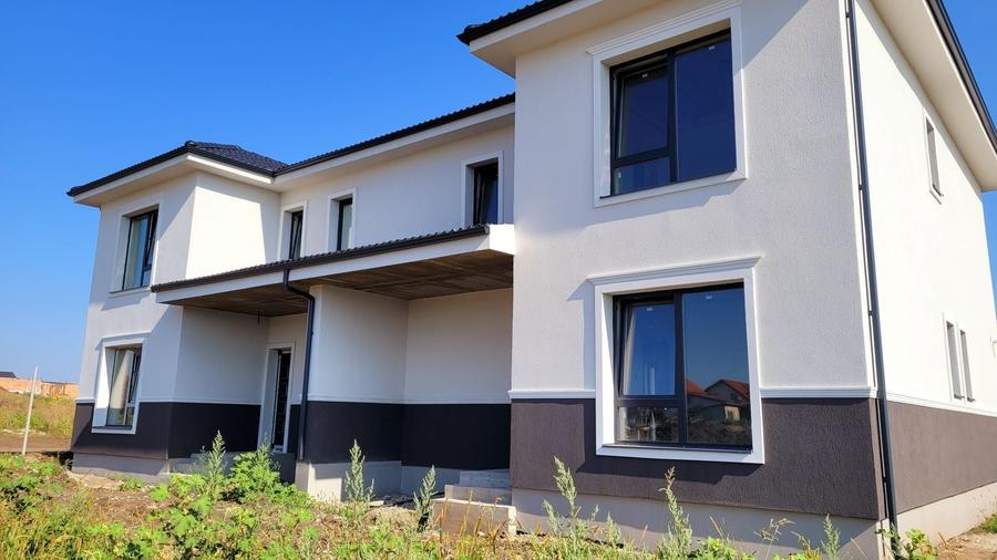 Duplex cu 4 camere cu Canalizare în Șura Mică