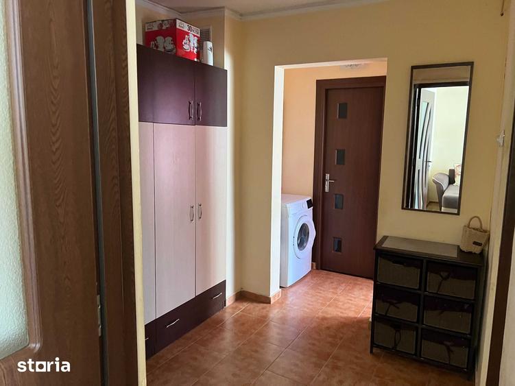 Apartament cu 2 camere decomandat în Nicolina