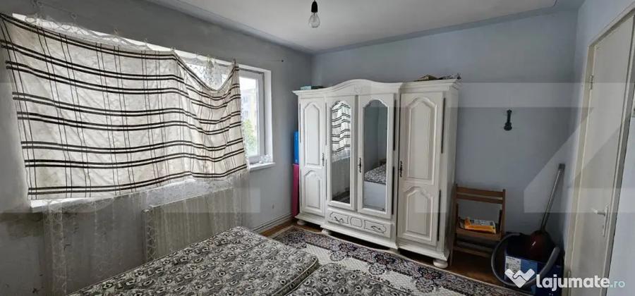 Apartament cu 4 camere decomandat în Simeria