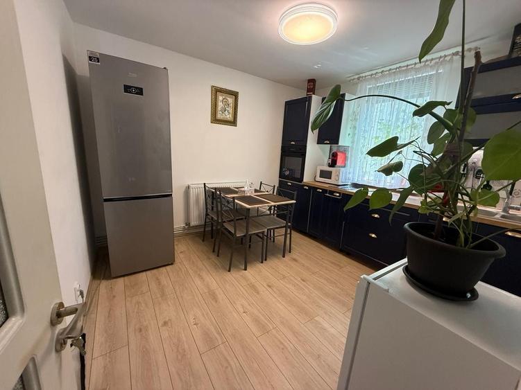 Casă individuală cu 3 camere cu Canalizare în Bujoreni