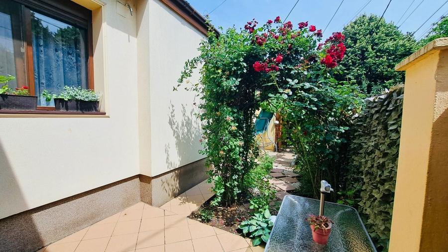 Casă cu 4 camere în Dumbrăvița