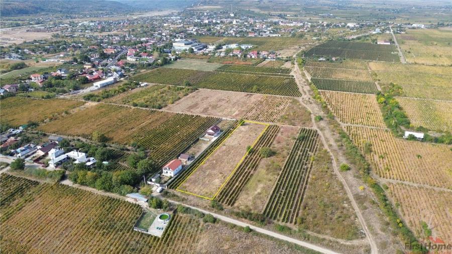 Teren de 3704 mp, în Odobești
