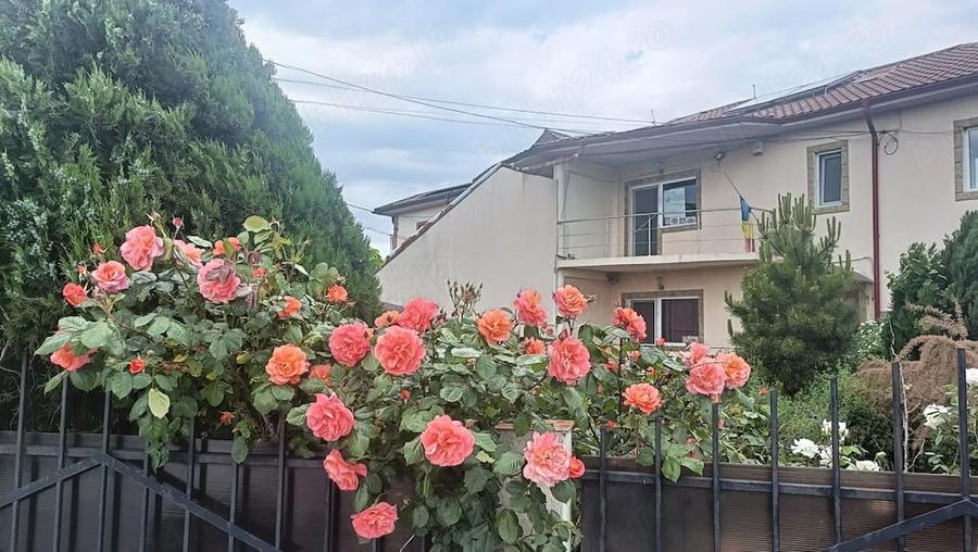 Casă cu 5 camere cu Teren 300 Mp în Central
