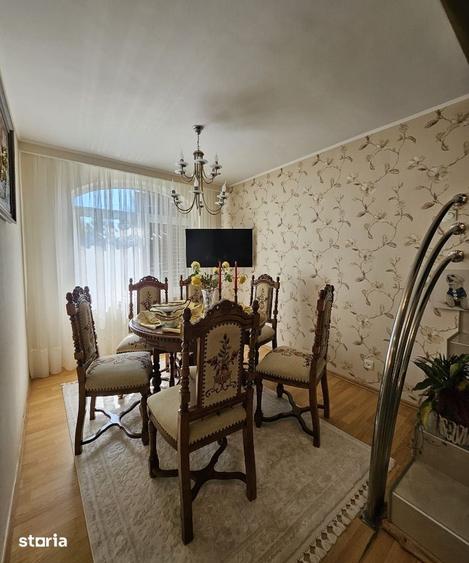 Casă cu 4 camere cu Teren 1229 Mp în Rontău
