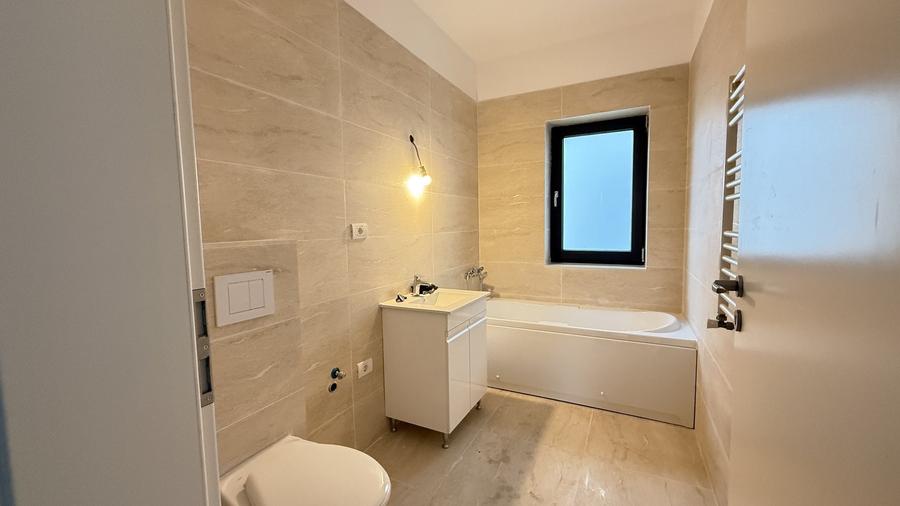 Apartament cu 3 camere decomandat în Nerva Traian