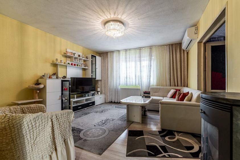 Casă individuală cu 5 camere cu Canalizare în Micălaca