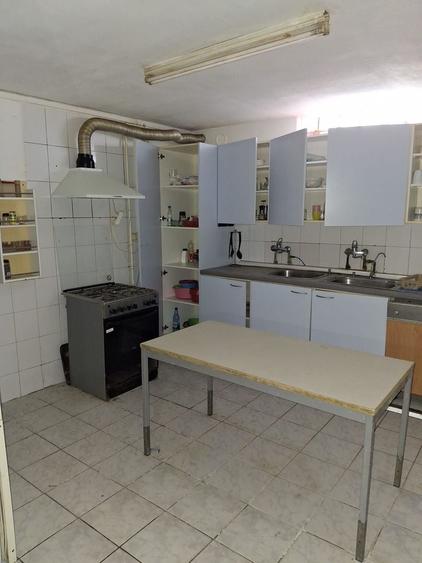 Casă individuală cu 15 camere cu Canalizare în Bazna