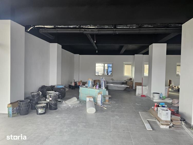 Spațiu comercial, de 100 mp, în Nicolina