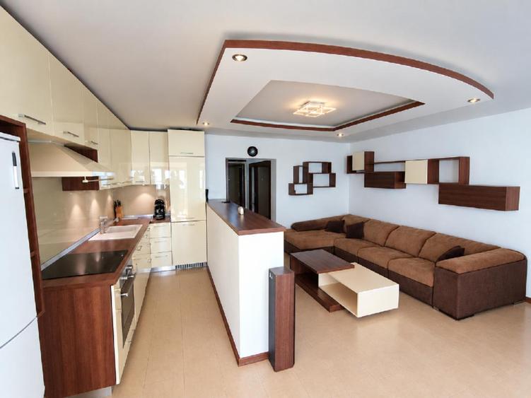 Apartament cu 3 camere decomandat, mobilat în Faleza Nord