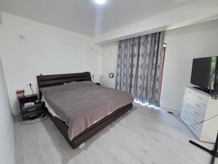 Casă individuală cu 5 camere cu Canalizare în Central