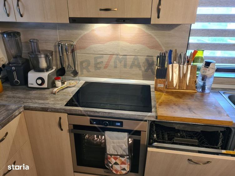 Casă cu 4 camere în Urluiești