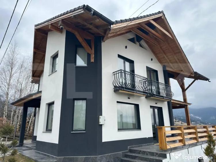 Casă cu 5 camere cu Teren 600 Mp în Bran