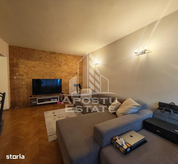 Apartament cu 3 camere în Aradului