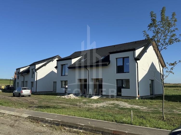 Duplex cu 4 camere cu Canalizare în Șura Mică
