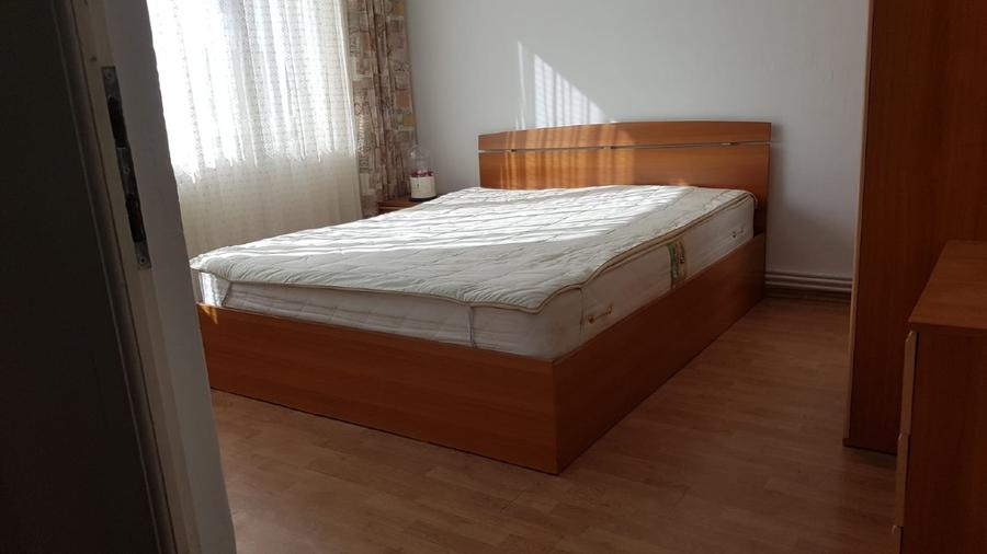 Apartament cu 3 camere semidecomandat în Mihai Viteazul