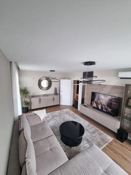 Apartament cu 3 camere decomandat, mobilat în Răcădău