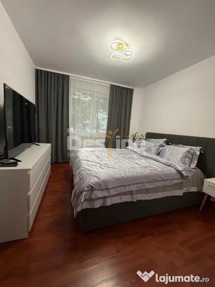 Apartament cu 4 camere decomandat în Central