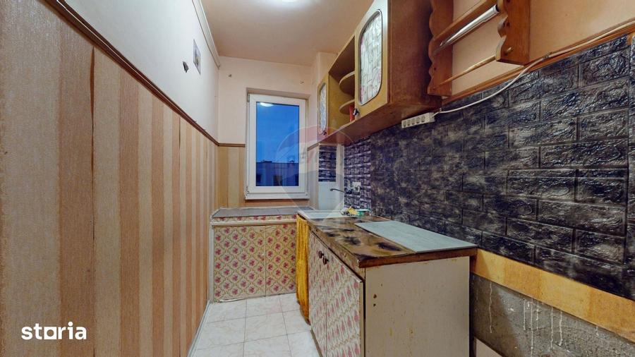 Apartament cu 3 camere semidecomandat în Electroprecizia