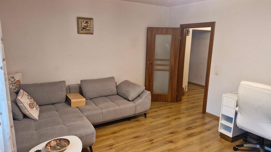 Apartament cu 2 camere decomandat, mobilat în Sebastian
