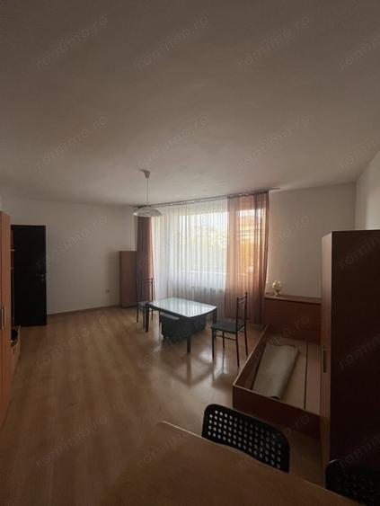 Garsonieră decomandată în Complex Studențesc