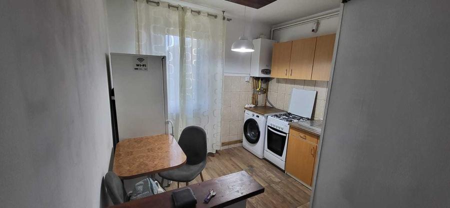 Garsonieră decomandată în Central