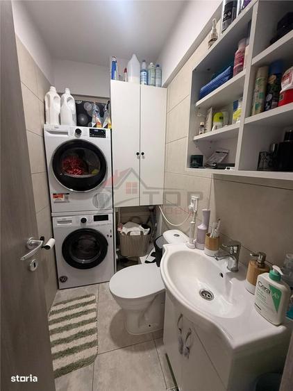 Apartament cu 3 camere decomandat în Bârnova