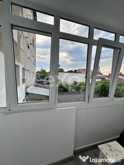 Apartament cu 3 camere decomandat în Micro 8
