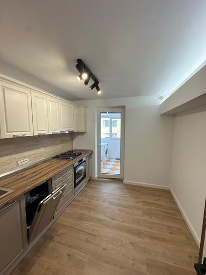 Apartament cu 2 camere decomandat în Matei Voievod