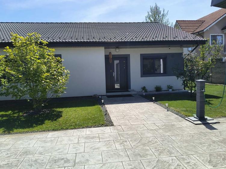 Casă cu 3 camere în Săcălaz