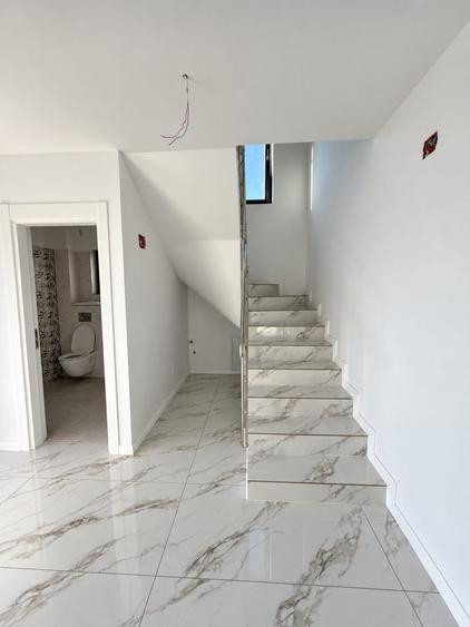 Casă individuală cu 4 camere cu Teren 359 Mp în Berceni