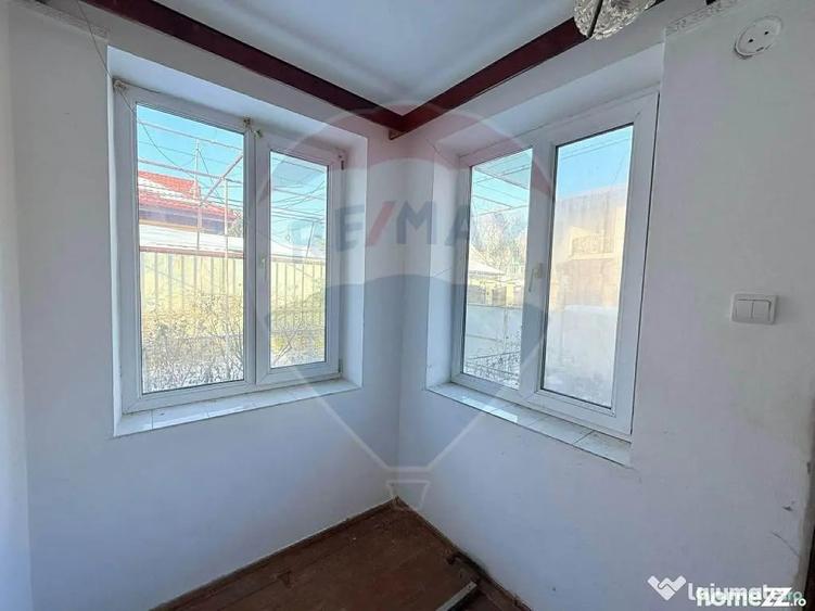 Casă cu 4 camere cu Teren 318 Mp în Gorjului