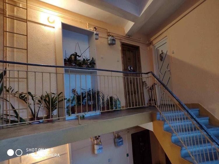 Apartament cu 2 camere semidecomandat în Carei