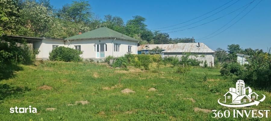 Casă cu 3 camere cu Teren 2400 Mp în Mahmudia