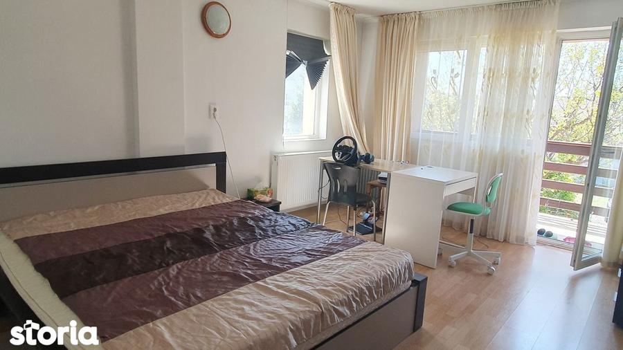 Casă cu 5 camere decomandat cu Canalizare în Theodor Pallady