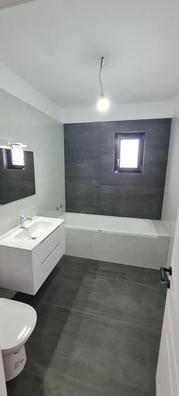 Casă individuală cu 4 camere cu Canalizare în Gulia