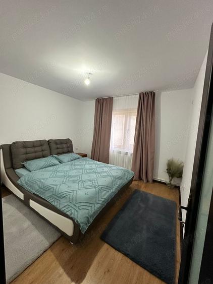Apartament cu 4 camere decomandat în Central