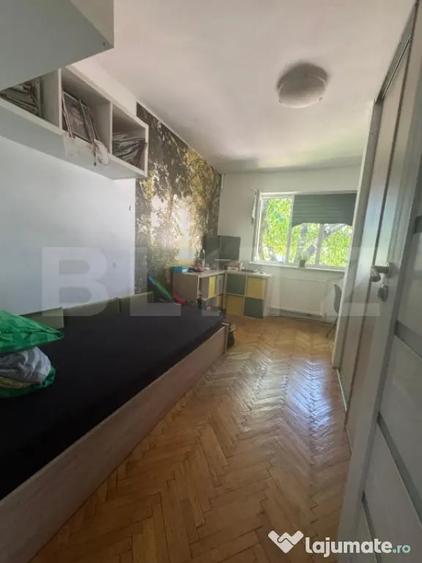 Casă cu 7 camere cu Teren 600 Mp în Central
