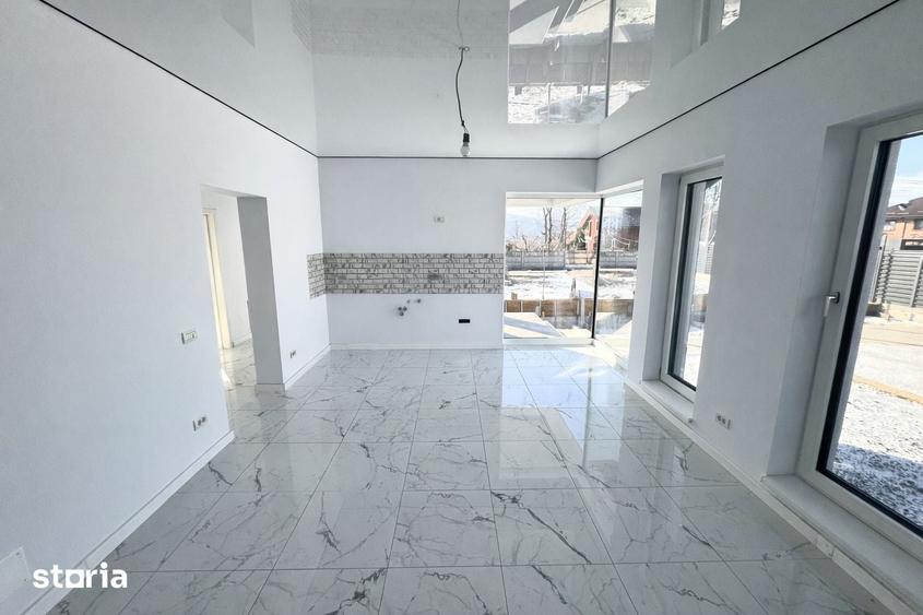Casă cu 3 camere cu Teren 305 Mp în Holboca