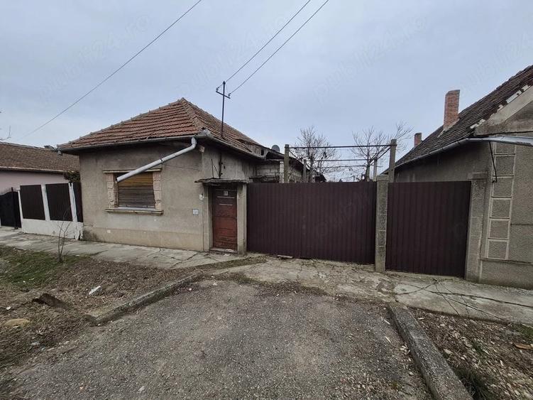 Casă cu Teren 837 Mp în Central