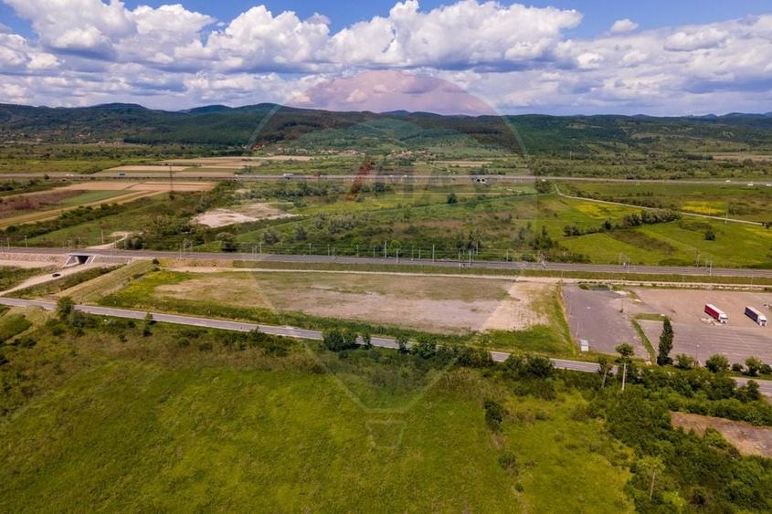 Teren Construcții intravilan de 21536 mp, în Ilia