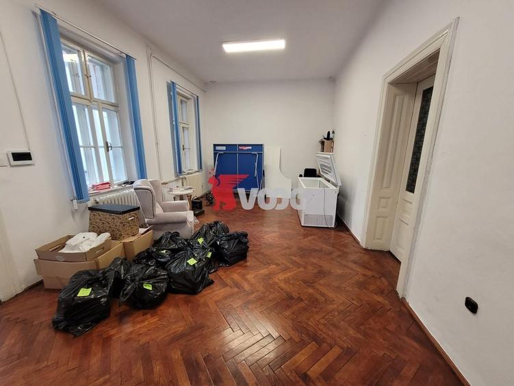 Casă individuală cu 5 camere cu Canalizare în Bălcescu