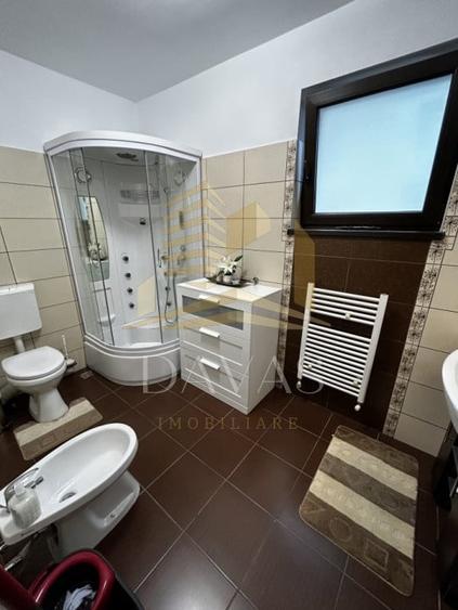 Casă individuală cu 10 camere cu Garaj în Iris