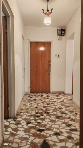 Apartament cu 4 camere decomandat în Pantelimon