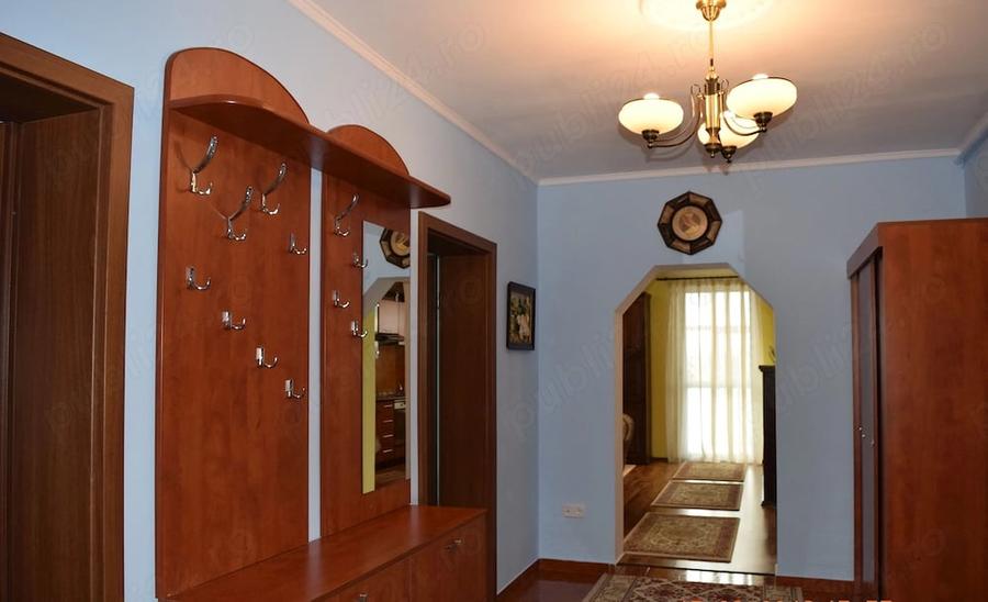 Apartament cu 3 camere decomandat în Terezian